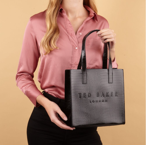 Ted Baker: Waarom Deze Britse Stijlvolheid Iedereen Betovert